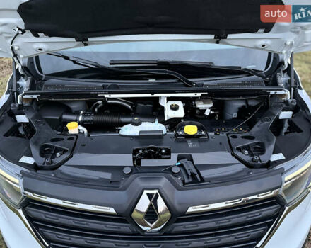 Белый Рено Трафик, объемом двигателя 2 л и пробегом 61 тыс. км за 22550 $, фото 13 на Automoto.ua