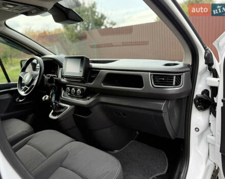 Белый Рено Трафик, объемом двигателя 2 л и пробегом 63 тыс. км за 32650 $, фото 74 на Automoto.ua