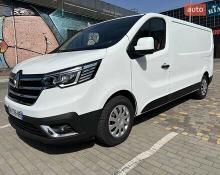Белый Рено Трафик, объемом двигателя 2 л и пробегом 110 тыс. км за 28999 $, фото 1 на Automoto.ua