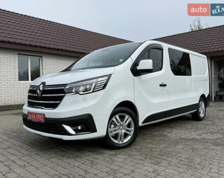 Белый Рено Трафик, объемом двигателя 2 л и пробегом 63 тыс. км за 32650 $, фото 2 на Automoto.ua