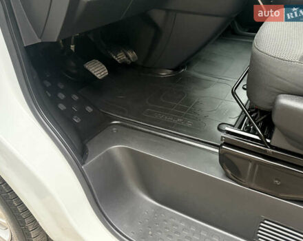 Білий Рено Трафік, об'ємом двигуна 2 л та пробігом 181 тис. км за 26850 $, фото 21 на Automoto.ua