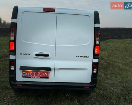 Белый Рено Трафик, объемом двигателя 2 л и пробегом 61 тыс. км за 22550 $, фото 5 на Automoto.ua