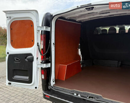 Белый Рено Трафик, объемом двигателя 2 л и пробегом 63 тыс. км за 32650 $, фото 63 на Automoto.ua