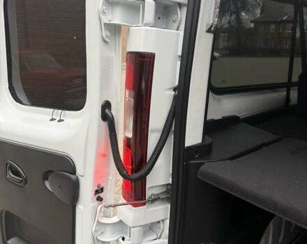 Білий Рено Трафік, об'ємом двигуна 2 л та пробігом 181 тис. км за 26850 $, фото 55 на Automoto.ua