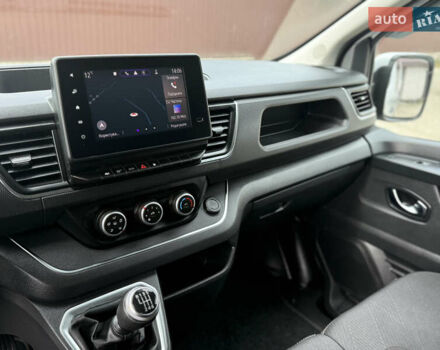 Белый Рено Трафик, объемом двигателя 2 л и пробегом 63 тыс. км за 32650 $, фото 92 на Automoto.ua