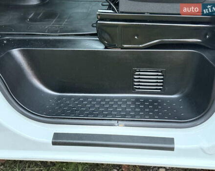 Белый Рено Трафик, объемом двигателя 2 л и пробегом 61 тыс. км за 22550 $, фото 21 на Automoto.ua