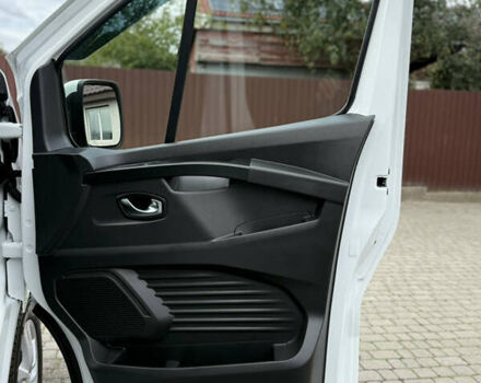 Белый Рено Трафик, объемом двигателя 2 л и пробегом 63 тыс. км за 32650 $, фото 69 на Automoto.ua