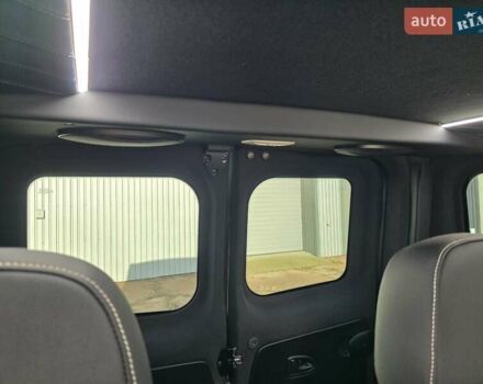 Белый Рено Трафик, объемом двигателя 2 л и пробегом 65 тыс. км за 29950 $, фото 72 на Automoto.ua