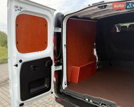 Белый Рено Трафик, объемом двигателя 2 л и пробегом 63 тыс. км за 32650 $, фото 60 на Automoto.ua