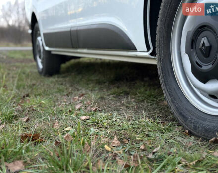 Белый Рено Трафик, объемом двигателя 2 л и пробегом 61 тыс. км за 22550 $, фото 10 на Automoto.ua