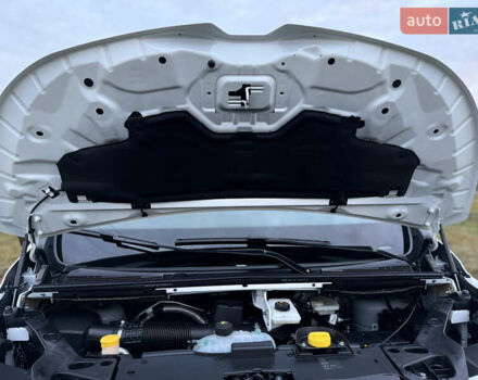 Белый Рено Трафик, объемом двигателя 2 л и пробегом 61 тыс. км за 22550 $, фото 15 на Automoto.ua