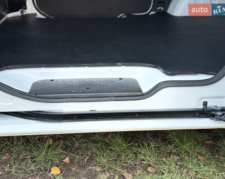 Белый Рено Трафик, объемом двигателя 2 л и пробегом 61 тыс. км за 22550 $, фото 35 на Automoto.ua