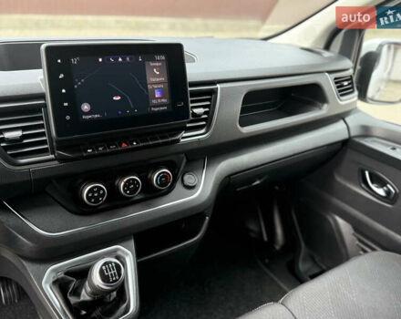 Белый Рено Трафик, объемом двигателя 2 л и пробегом 63 тыс. км за 32650 $, фото 90 на Automoto.ua