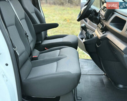 Белый Рено Трафик, объемом двигателя 2 л и пробегом 61 тыс. км за 22550 $, фото 23 на Automoto.ua