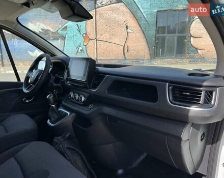 Белый Рено Трафик, объемом двигателя 2 л и пробегом 110 тыс. км за 28999 $, фото 29 на Automoto.ua