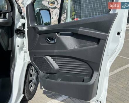 Белый Рено Трафик, объемом двигателя 2 л и пробегом 110 тыс. км за 28999 $, фото 26 на Automoto.ua