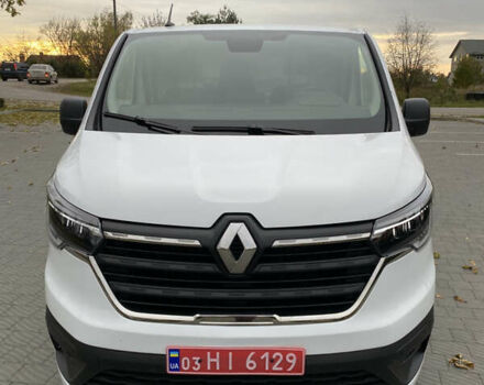 Белый Рено Трафик, объемом двигателя 2 л и пробегом 43 тыс. км за 25400 $, фото 1 на Automoto.ua