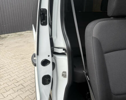 Білий Рено Трафік, об'ємом двигуна 2 л та пробігом 181 тис. км за 26850 $, фото 45 на Automoto.ua