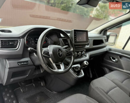 Белый Рено Трафик, объемом двигателя 2 л и пробегом 63 тыс. км за 32650 $, фото 103 на Automoto.ua