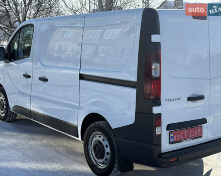 Белый Рено Трафик, объемом двигателя 2 л и пробегом 62 тыс. км за 21700 $, фото 3 на Automoto.ua