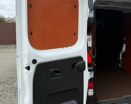 Белый Рено Трафик, объемом двигателя 2 л и пробегом 63 тыс. км за 32650 $, фото 66 на Automoto.ua