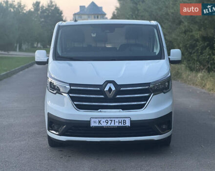 Белый Рено Трафик, объемом двигателя 2 л и пробегом 201 тыс. км за 22700 $, фото 2 на Automoto.ua