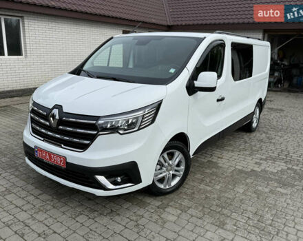 Белый Рено Трафик, объемом двигателя 2 л и пробегом 63 тыс. км за 32650 $, фото 1 на Automoto.ua