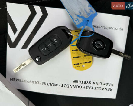 Белый Рено Трафик, объемом двигателя 2 л и пробегом 63 тыс. км за 32650 $, фото 108 на Automoto.ua