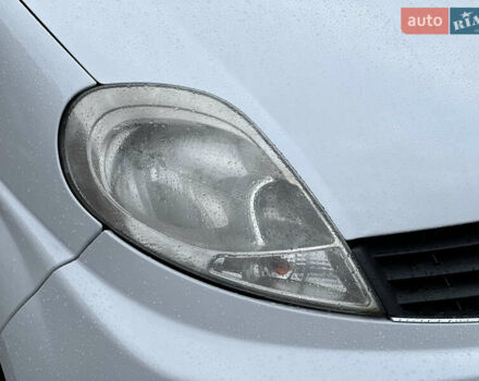 Белый Рено Трафик, объемом двигателя 2 л и пробегом 256 тыс. км за 11300 $, фото 36 на Automoto.ua