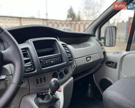 Белый Рено Трафик, объемом двигателя 2 л и пробегом 256 тыс. км за 11300 $, фото 43 на Automoto.ua