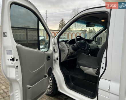 Белый Рено Трафик, объемом двигателя 2 л и пробегом 256 тыс. км за 11300 $, фото 39 на Automoto.ua