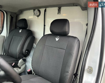 Белый Рено Трафик, объемом двигателя 2 л и пробегом 256 тыс. км за 11300 $, фото 51 на Automoto.ua