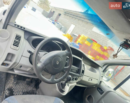 Білий Рено Трафік, об'ємом двигуна 2 л та пробігом 888 тис. км за 9965 $, фото 2 на Automoto.ua