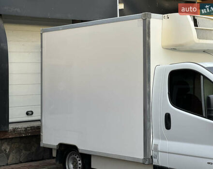 Белый Рено Трафик, объемом двигателя 2 л и пробегом 256 тыс. км за 11300 $, фото 10 на Automoto.ua