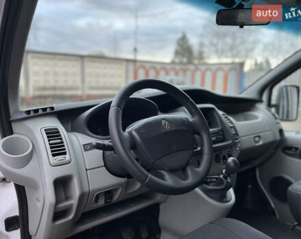 Белый Рено Трафик, объемом двигателя 2 л и пробегом 256 тыс. км за 11300 $, фото 42 на Automoto.ua