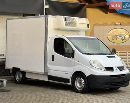 Белый Рено Трафик, объемом двигателя 2 л и пробегом 256 тыс. км за 11300 $, фото 2 на Automoto.ua