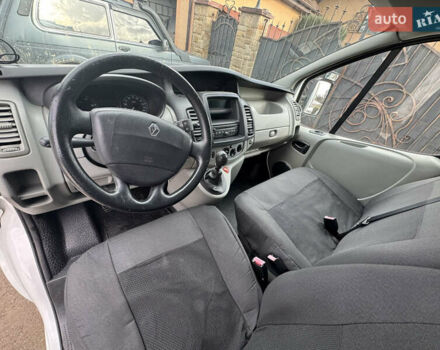 Білий Рено Трафік, об'ємом двигуна 2 л та пробігом 157 тис. км за 11000 $, фото 11 на Automoto.ua