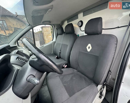 Білий Рено Трафік, об'ємом двигуна 2 л та пробігом 157 тис. км за 11000 $, фото 12 на Automoto.ua