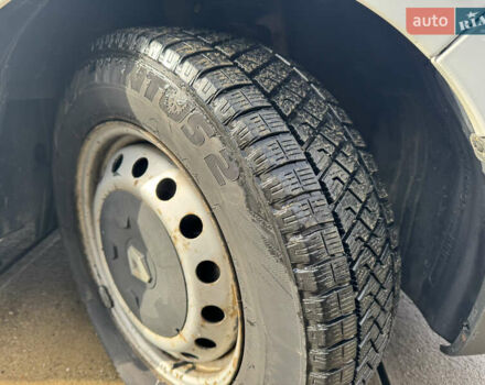 Білий Рено Трафік, об'ємом двигуна 2 л та пробігом 157 тис. км за 11000 $, фото 19 на Automoto.ua