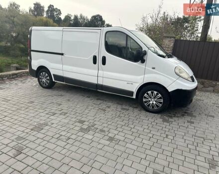Белый Рено Трафик, объемом двигателя 2 л и пробегом 212 тыс. км за 8600 $, фото 2 на Automoto.ua