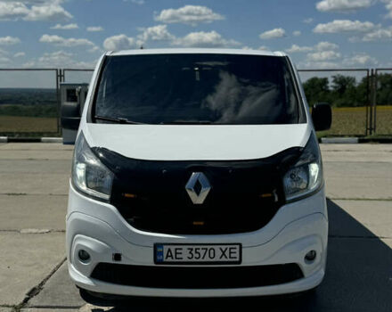 Белый Рено Трафик, объемом двигателя 1.6 л и пробегом 250 тыс. км за 15000 $, фото 2 на Automoto.ua