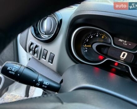 Белый Рено Трафик, объемом двигателя 1.6 л и пробегом 268 тыс. км за 16900 $, фото 26 на Automoto.ua