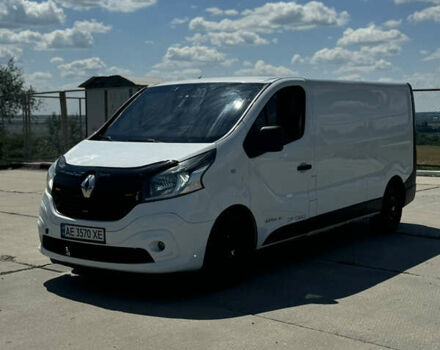 Белый Рено Трафик, объемом двигателя 1.6 л и пробегом 250 тыс. км за 15000 $, фото 1 на Automoto.ua