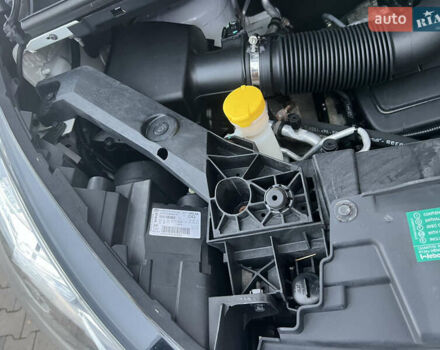 Белый Рено Трафик, объемом двигателя 1.6 л и пробегом 217 тыс. км за 16400 $, фото 4 на Automoto.ua