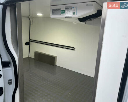 Белый Рено Трафик, объемом двигателя 1.6 л и пробегом 217 тыс. км за 16400 $, фото 17 на Automoto.ua