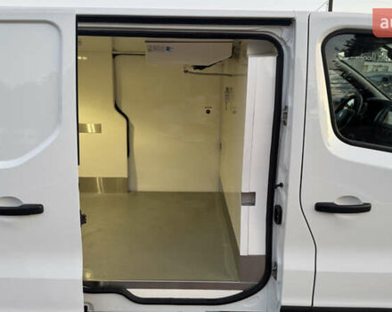 Белый Рено Трафик, объемом двигателя 1.6 л и пробегом 307 тыс. км за 16800 $, фото 17 на Automoto.ua