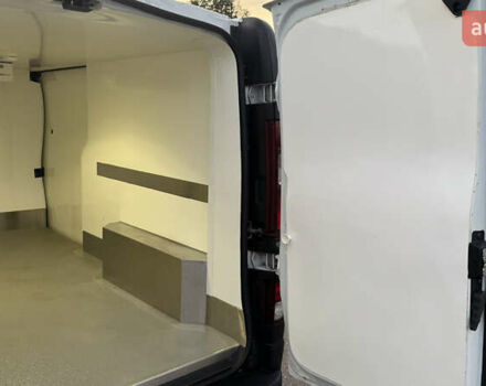 Белый Рено Трафик, объемом двигателя 1.6 л и пробегом 307 тыс. км за 16800 $, фото 12 на Automoto.ua