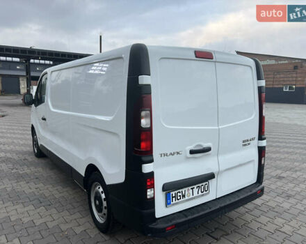 Белый Рено Трафик, объемом двигателя 1.6 л и пробегом 217 тыс. км за 16400 $, фото 19 на Automoto.ua