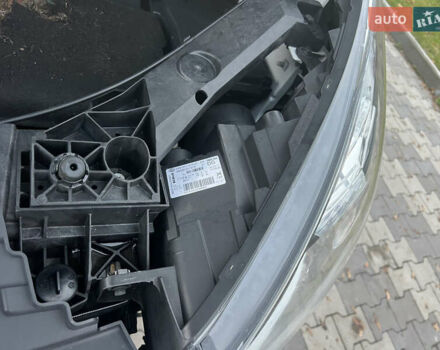 Белый Рено Трафик, объемом двигателя 1.6 л и пробегом 217 тыс. км за 16400 $, фото 3 на Automoto.ua