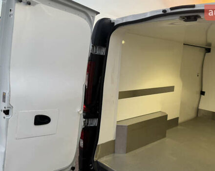 Белый Рено Трафик, объемом двигателя 1.6 л и пробегом 307 тыс. км за 16800 $, фото 13 на Automoto.ua